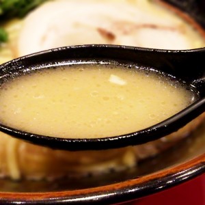 横浜家系ラーメン 大和家のスープ
